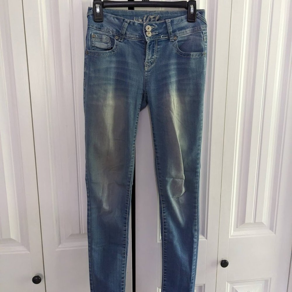 Wallflower Light Wash Skinny Jeans Size 3